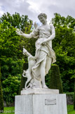 <center>Le domaine de Marly</center>La Compagne de Diane de René Frémin (1672-1744) livrée en 1717. Elle appartient à un ensemble de nymphes chasseresses commandées entre 1697 et 1715 aux meilleurs artistes de l'époque à la suite de la Diane d'Anselme Flamen ( 1647-1717) placée en 1694 au milieu d'un bassin dans le « Bosquet du Couchant ».Toutes ces statues son inspirées de la Diane à la biche, une sculpture romaine présentée sous Louis XIV dans la grande galerie de Versailles.