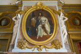 <center>Maisons Laffite.</center> Appartement du roi ou appartement à l'italienne. La cheminée présente, dans un médaillon, une reproduction du portrait du Roi Louis XIV de Rigaud. Cette belle copie, de Clémence Dimier, est datée 1858 et signée en bas à gauche.