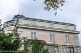<center>Parc de Bagatelle. </center> Le château avec ses motifs floraux .