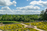 <center>Auvers-sur-Oise. </center>Château d'Auvers ou château de Léry. En  1997, la façade sud et les jardins à la française seront entièrement redessinés d'après une gravure du XVIIIe siècle, avec ses broderies de buis et ses fontaines.