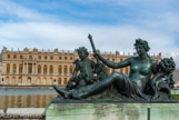 <center>Les jardins de Versailles.</center> Le parterre d'eau. La Marne par Etienne Le Hongre.