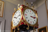 <center>Horloge du Grand Café Turc</center>Jauffret et Ducommun France Circa 1850 Cuivre et laiton.
Don au Comité du Vieux-Marseille, vers 1920. Fonds Musée du Vieux Marseille Marseille, Musée d’Histoire. Les cadrans étaient rédigés en caractères arabes, chinois (romains et gothiques) : une façon originale de rappeler que Marseille était l’un des carrefours du monde