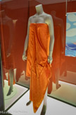 <center></center>Jean Rémy Daumas
Cannes, 1951
Marque française de prêt-à-porter créée en 1978.  Robe de plage. Printemps-été 1985. Coton (éponge).