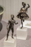 32 Figurine de Lare
Alliage cuivreux (fonte pleine, incrustation - non
Époque romaine
33 Figurine de Faune
Alliage cuivreux, argent (fonte pleine, incrustation)
Époque romaine.