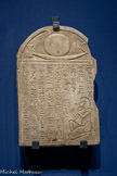 <center>Stèle funéraire</center>Égypte
Vers 1300 av. J.-C.
Calcaire
Musée d'archéologie méditerranéenne, Marseille. <br> En Égypte, la course du Soleil est imaginée dans une barque qui parcourt le ciel.
