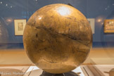 <center>Globe céleste.</center>Italie ou Europe centrale 1502
Cuivre doré et gravé
Musée national de la Renaissance château d'Écouen.