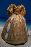<center>Robe de Peau d'Âne, couleur de Soleil</center>Atelier MBV Paris, France
2013 (d'après les costumes originaux d'Agostino Pace et Gitt Magrini pour le film Peau d'Âne, Jacques Demy, 1970) Costume, tissus et pierreries
Cinémathèque française