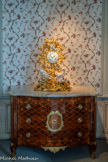 <center></center>Commode marquetée à décor au Chinois
France
2nde moitié du XVIIIe siècle Bois exotiques, marbre blanc et bronzes dorés
Marseille, Château Borély Musée des Arts décoratifs, de la Faïence et de la Mode Inv. 49.101
<br>
Pendule dite au Char d'Apollon
France
Milieu du XVIIIe siècle, époque Louis XV Bronze doré et porcelaine de Meissen
Marseille, Château Borély Musée des Arts décoratifs, de la Faïence et de la Mode Inv. C817