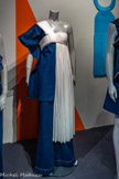 <center>Ensemble robe Grés et pantalon</center>Marque créée en 2016, lauréat2024-2026-Prix Antik Batik-Culture et Artisanat/ Fonds de Dotation Maison Mode Méditerranée
2023
Sergé de coton (denim), caséine de lait
Collection particulière.