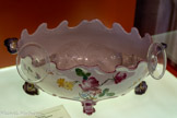 <center>Rafraîchissoir à verres</center>Fabrique
VEUVE PERRIN
Faïence, décor de petit feu polychrome
Vers 1760-1770