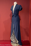 <center>Robe d’après-midi.</center>Guy Laroche
Maison de couture française fondée en 1957 par Guy Laroche (1921-1989)
Collection haute couture années 80-90 Crêpe de soie, dentelle
Don Maison Guy Laroche, 1998
Marseille, Château Borély - Musée des Arts décoratifs, de la Faïence et de la Mode
