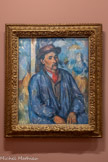 <center>Paysan en blouse bleue </center>Vers 1896-1897. Huile sur toile.
États-Unis, Fort Worth (TX), Kimbell Art Museum, acquis en 1980 à la mémoire de Richard F. Brown. <br>
La présence du paravent du Jas de Bouffan visible à l'arrière-plan revêt ici une valeur particulière.
La figure du paysan au premier plan masque le jeune homme peint sur le paravent, semblant ainsi prendre sa place dans l'échange avec la jeune femme tenant une ombrelle. Reconnaissable à sa blouse