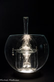 <center></center>Le projet de recherche de Pascal Broccolichi au Cirva consistait à expérimenter avec le verre le phénomène de l'harmonique infini. L'artiste définit ses intentions comme suit :
« Il s'agit de décomposer et d'amplifier les effets vibratoires d'un lieu et de les rejouer en continu sous la forme d'une boucle sonore auto ondulatoire - l'idée étant de construire un véritable instrument qui génère des effets de totalité d'espace ».
L'œuvre Espace résonné poursuit la réflexion de l'artiste autour du son comme matière plastique. Elle prend en compte l'environnement en tant qu'espace esthétique, privilégiant l'expérience cognitive et sensorielle du visiteur. Ses œuvres et ses installations sont des invitations à écouter et corrélativement à prendre conscience des effets des déplacements de son propre corps dans l'espace.