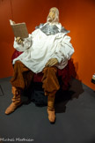 <center>Don Quichotte lisant et imaginant Dulcinée </center>Marionnettes de type bunraku
Michael Meschke
Suède et France, 1988 Techniques mixtes
Musée des Arts de la marionnette — Gadagne, Lyon.