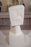 <center>Sans titre (tête)</center>1926
Pierre reconstituée. Fondation Giacometti