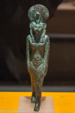 <center>Exposition : Voyages extraordinaires, quand dieux et héros sillonnaient le monde.</center>Sculpture Sekhmet.
Alliage cuivreux. Basse Époque. Égypte.