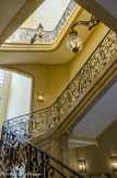 <center>L’Hôtel de Caumont </center>L’escalier de l’Hôtel de Caumont est l’un des premiers éléments classés en 1925 et à juste titre : le dessin de la façade par Robert de Cotte laisse apercevoir par le porche d’entrée le début de cet escalier d’apparat, il est ainsi considéré dès sa création comme un élément décoratif de premier ordre, visible même depuis l’extérieur de la bâtisse.