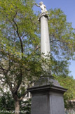 <center>Le monument de la peste.</center>Ce monument se compose d'une colonne de granit provenant de l'abbaye de Saint-Victor, surmontée du génie de la santé, exécuté par Chardigny.