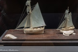 <center>Maquette du bateau</center>L'Assaut du rêve sur la fécondité
Philippe Ragault 1990
Dieppe, Seine-Maritime, France Ivoire, émeraude, bols, rubis.