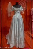 <center>Robe et voile de mariée</center>Tati
1975-2000
France
Tissus synthétiques, perle, plastique, métal