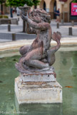 <center>Castres. La place Jean Jaurès</center>Un des chérubins monté sur un poisson.