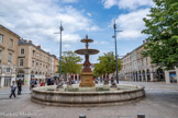 <center>Castres. La place Jean Jaurès</center>La fontaine, don du député Eugène Pereire.