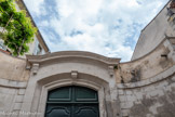 <center>Castres</center>Portail en demi lune, du XVIIe. Rue Montledier.