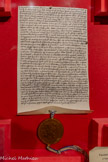 <center>Cordes-sur-ciel. Musée Charles Portal.</center>Facsimilé de la Charte à l’identique de celle du 4 novembre 1222. Parchemin, écriture. Cordons de lin et coton, sceau de cire. Réalisation «Société des Amis du Vieux Cordes».