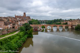 <center>Albi</center>La construction du pont Vieux au XIe siècle a favorise le développement du faubourg de la Madeleine.