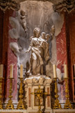 <center>La cathédrale Sainte-Cécile</center>Vierge à l'Enfant. Cette statue a été réalisée par les sculpteurs italiens Mazetti et Maderni. 1778.