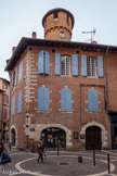 <center>Albi</center>L’hôtel de  Saunal (XVIe siècle).
Ancien hôtel de Simon Saunai, marchand enrichi par le commerce du pastel.
Comme les autres hôtels particuliers Albigeois de la période Renaissance, l'hôtel de Saunal s'organise autour d'une élégante cour intérieure, flanquée d'une tour, que l'on aperçoit au-dessus des toits, symbole de l'ascension sociale du propriétaire.