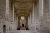 <center>Abbaye de Beaulieu-en-Rouergue  </center>L’abbatiale est composée d’une longue nef a vaisseau unique, éclairée par de hautes baies dites « en lancettes ».