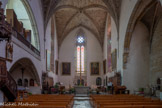 <center>Najac : Église Saint-Jean l’Évangéliste.</center>Monumentale et sobre, la nef, sans collatéraux, était adaptée au prêche catholique, au rassemblement des fidèles et à la vénération des reliques