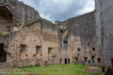 <center>Najac : Forteresse Royale. </center>Au centre, la cave à vin de la garnison. A droite, la porte qui donne sur la terrasse.