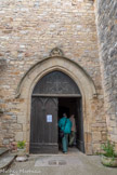 <center>L’église Saint Corneille de Puycelsi</center>L'entrée sud.