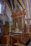 <center>L’église Saint Corneille de Puycelsi</center>La chapelle dédiée à Ste Anne, la mère de la Sainte Vierge. Le retable comporte un tableau représentant Saint Dominique et sainte Claire recevant le rosaire des mains de la Vierge. Deux colonnes corinthiennes en bois sculpté, surmontées de trois petits
chérubins, entourent le tableau.