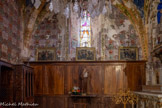 <center>L’église Saint Corneille de Puycelsi</center>La chapelle dédiée à Ste Germaine. Le décor intérieur de l'église est réalisé entre 1857 et 1859 par le peintre Gustave Lupiat