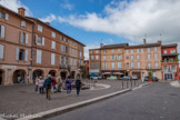 <center>Gaillac</center>Place du Griffoul. Le nom de la place tire ses origines de la présence de la Fontaine du Griffoul, principal point d’accès à l’eau dans la ville.
