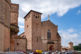 <center>Gaillac</center>L'église Saint-Michel est élevée au Xe siècle, tout d'abord en tant qu'église abbatiale de l'abbaye Saint-Michel de Gaillac, qui est elle-même fondée en 972, après un don de Frotaire, évêque d'Albi. Après les dégâts causés par la Guerre de Cent Ans puis la peste Noire, l'église Saint-Michel, ainsi que l'abbaye, subissent encore une épreuve entre 1562 et 1572, durant les guerres de Religion. Après ce sombre épisode, l'édifice est restauré, au cours des deux siècles suivants avec les matériaux de l'ancienne bâtisse, mais est à nouveau ruiné par la Révolution française. De nouvelles réparations sont entreprises sous la Restauration, au cours desquelles la nef prend un style néo-classique, et qui dureront jusqu'en 1849, date à laquelle un portail néo-roman est ajouté à l'Ouest
