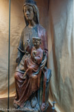 <center>Gaillac</center>Vierge à l'Enfant, provenant de l'église Saint-Michel. Bois polychrome. École rhénane 13e siècle.