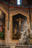 <center>Notre Dame de La Jonquière de Lisle-sur-Tarn</center>Le Christ en Croix (1616), l'encadrement de 1809. Christ en croix entouré de la Vierge, saint Jean, saint Augustin et des religieuses ;