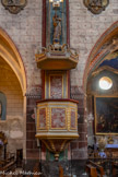 <center>Notre Dame de La Jonquière de Lisle-sur-Tarn</center>Chaire en bois ornée de panneaux de marbre. L'abat-voix est peint de la colombe du Saint-Esprit est surmonté d'un ange sonneur de trompette. 18e siècle.
