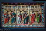 <center>Le musée Goya.</center>Maître de RIOFRIO
ÉCOLE ESPAGNOLE-VERS 1500
Retable de saint Martin
HUILE SUR BOIS, DORURE A LA FEUILLE D’OR ET A LA FEUILLE D’ARGENT.
Ce retable monumental de la fin du Moyen Âge témoigne des grandes constructions verticales qui se déploient dans les églises castillanes à l’amère des autels afin d’éduquer les fidèles. Les panneaux surmontés de dais en bois sculptés et dorés formaient un ensemble haut de huit mètres. Des niches entre les scènes, aujourd’hui disparues, abritaient des sculptures en bois doré.
Ce retable représente deux cycles historiques, l’un consacré à la vie de saint Martin, l’autre à la Crucifixion et à l’Assomption de la Vierge. Il est complété par deux prédelles (épisodes narratifs au bas du retable) dédiées à des saints.<br>Prédelle : Saint Philippe, saint Jacques le Majeur, saint Barthélémy, saint André, saint Jean, saint Pierre.