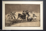 <center>Le musée Goya.</center>La tauromaquia (en français : La Tauromachie) de Francisco de Goya est une série de trente-trois gravures exécutées à l'eau-forte entre 1815 et 1816, qui retracent toutes les étapes des courses de taureaux (corrida).  <br>Les Maures se protègent du taureau aux cornes emboulées par un rempart d’ânes.
EAU-FORTE, AQUATINTE BRUNIE ET POINTE SÈCHE ET BURIN
SÉRIE LA TAUROMACHIE (1815-1816) – PLANCHE 17