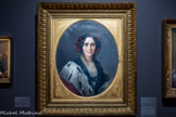 <center>Le musée Goya.</center>Federico de MADRAZO Y KUNTZ
Portrait de femme (anciennement Portrait de Madame de Scott)
S.D.
HUILE SUR TOILE.
Suite à de récentes recherches, ce tableau change de titre : Portrait de Madame de Scott devient Portrait de femme.
Le portrait de cette femme est une représentation quasi photographique du modèle : le traitement des matières (dentelle, satin, fourrure) et de la carnation réaliste du visage confèrent une forte présence à cette dame de haute condition. Federico Madrazo, peintre formé à Paris, proche d’Ingres et du Baron Taylor, fait partie d’une illustre famille de peintres. Portraitiste du Roi et peintre de chambre, il est le chef de file d’un art officiel et règne sur la société de son temps.