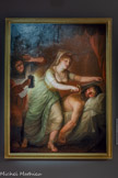 <center>Le musée Goya.</center>Josep Bernat FLAUGIER
(MARTIGUES, 1757 – BARCELONE, 1813)
Judith et Holopherne
VERS 1790/1800. HUILE SUR TOILE.
Héroïne de l'Ancien testament et du peuple hébreux, Judith s’apprête dans cette scène, à décapiter Holopherne. Sa ville, Béthulie, située dans la province de Judée est assiégée par les soldats de Nabuchodonosor II. Invitée par le Général à le rejoindre pour un dîner, Judith profite du sommeil de son hôte pour l’assassiner. Flaugier choisit de représenter la scène juste avant qu’elle n’atteigne son paroxysme. Le centre du tableau, baigné par la lumière chaude provenant de la gauche, met en valeur la beauté de Judith et la sérénité avec laquelle elle va accomplir son acte. Josep-Bernat (ou Joseph- Bernard) formé à l’École de la Llotja à Barcelone et marqué par l’art de David, a permis d’introduire le style néoclassique en Catalogne.