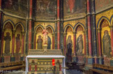 <center>La Cathédrale Sainte-Marie  </center>Le déambulatoire comprend deux chapelles quadrangulaires et cinq chapelles polygonales reliées par un chemin de ronde. Les peintures  sont de Steinheil père (XIXème siècle). Chapelle du Sacré-Coeur.