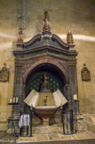 <center>Hondarribia/Fontarabie</center>Eglise de Notre Dame de Manzano ou de Sainte Marie. Fonts baptismaux.
