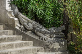 <center>Château d'Abbadia.</center>Un des deux crocodiles gardant l'entrée principale, en calcaire de BéhobieLe crocodile symbolise le voyage en Abyssinie et protège redoutablement l'entrée.