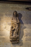<center>Ascain</center>De chaque côté, deux statues représentent, l'une saint Mathieu (un enfant s'accroche à ses basques),